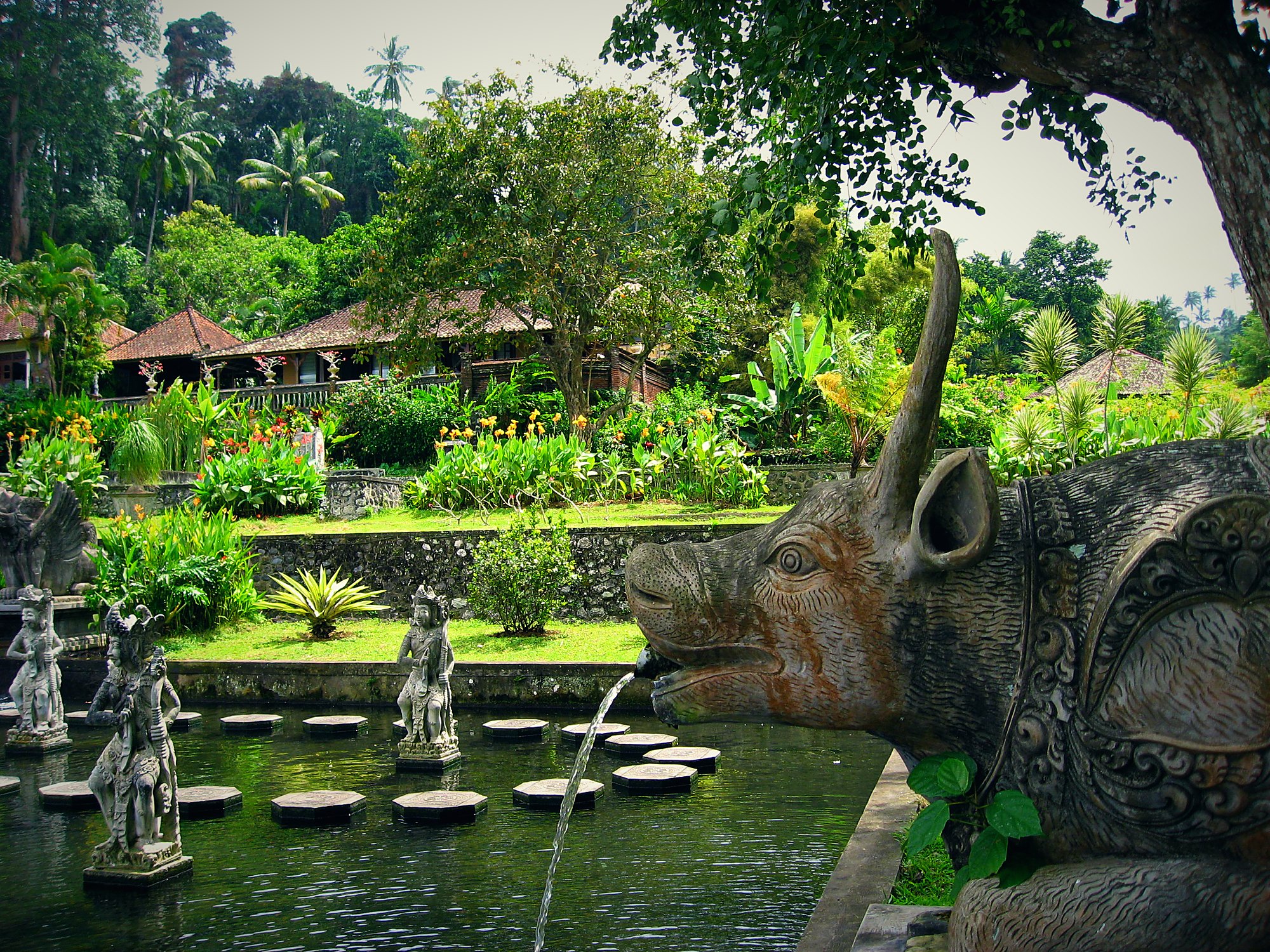 Tirta Gangga Water Palace photo 2